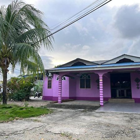 Lavender Homestay Desa Chendering 3 Bedrooms كُوالا تيرينغانو المظهر الخارجي الصورة
