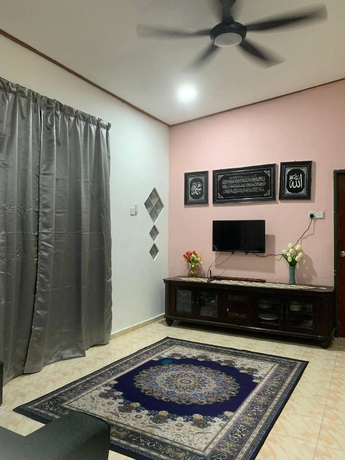 Lavender Homestay Desa Chendering 3 Bedrooms كُوالا تيرينغانو المظهر الخارجي الصورة